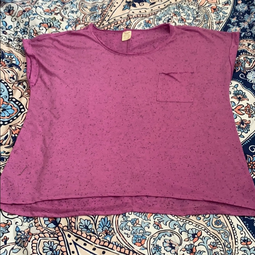 Lightweight thin short sleeve top